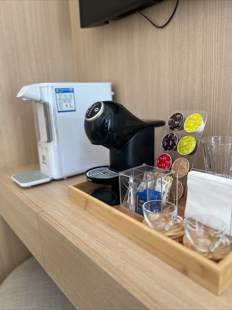 Cantinho do café disponível para os acompanhantes