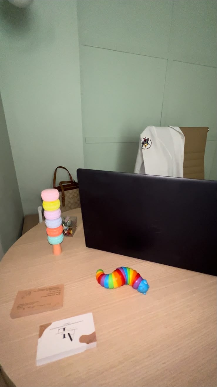 Mesa de atendimento do consultório
