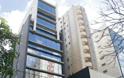 Fachada do edifício da Lifemax Consultórios, no bairro Funcionários